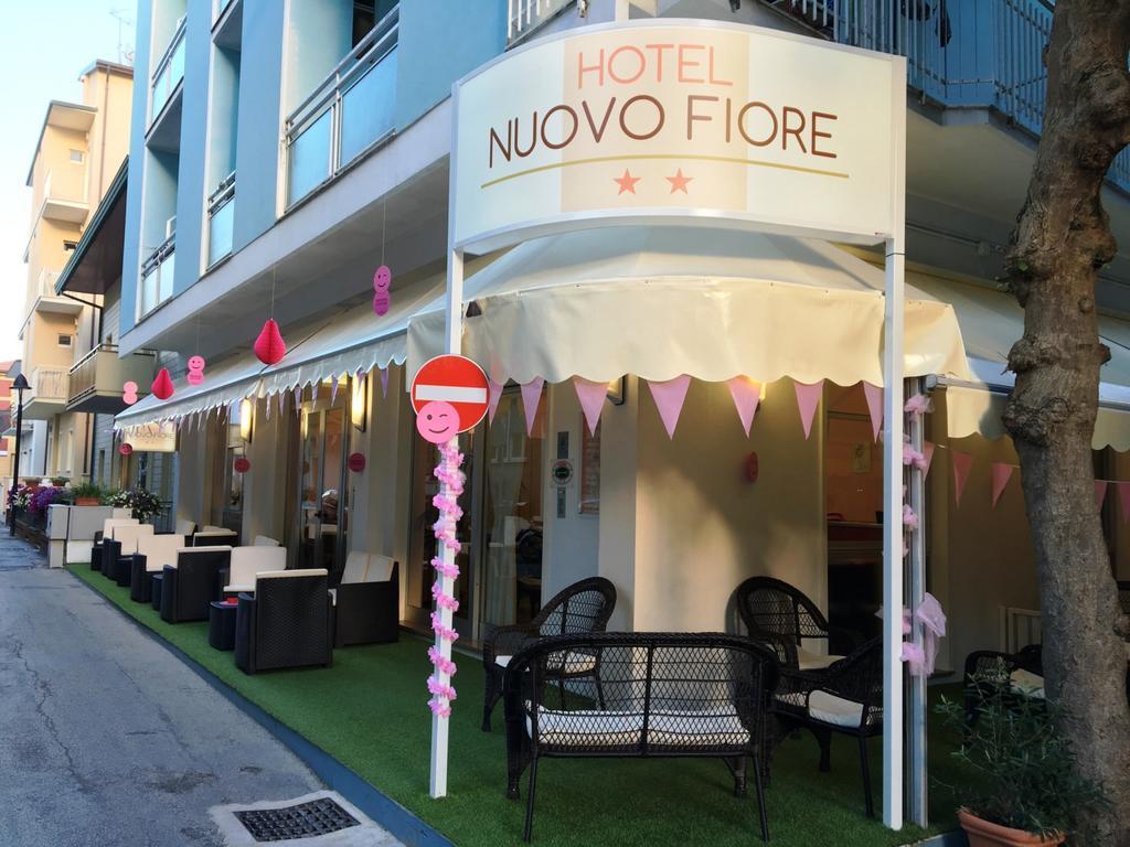 Hotel Nuovo Fiore Каттолика Экстерьер фото