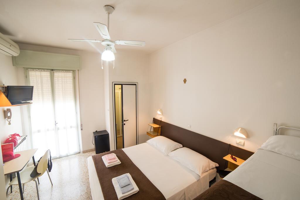 Hotel Nuovo Fiore Каттолика Номер фото