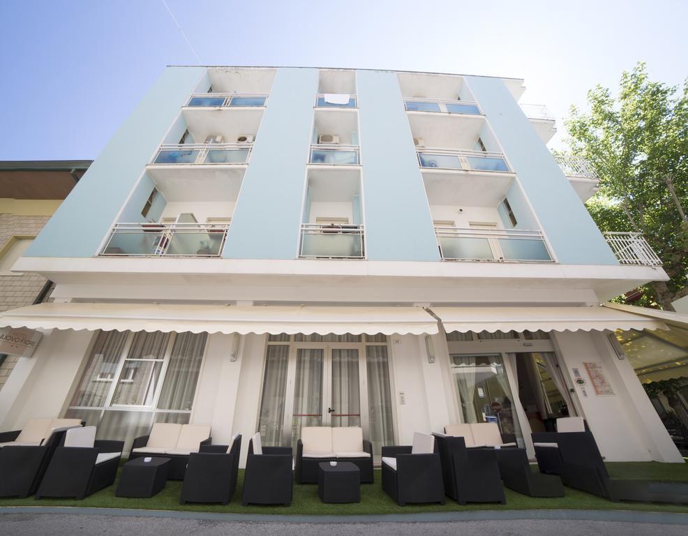 Hotel Nuovo Fiore Каттолика Экстерьер фото