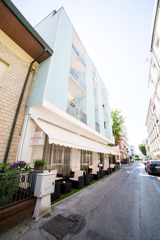 Hotel Nuovo Fiore Каттолика Экстерьер фото