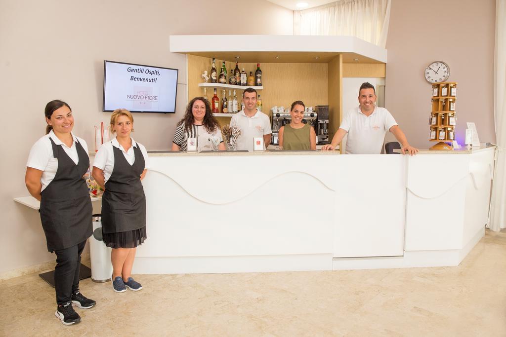 Hotel Nuovo Fiore Каттолика Экстерьер фото
