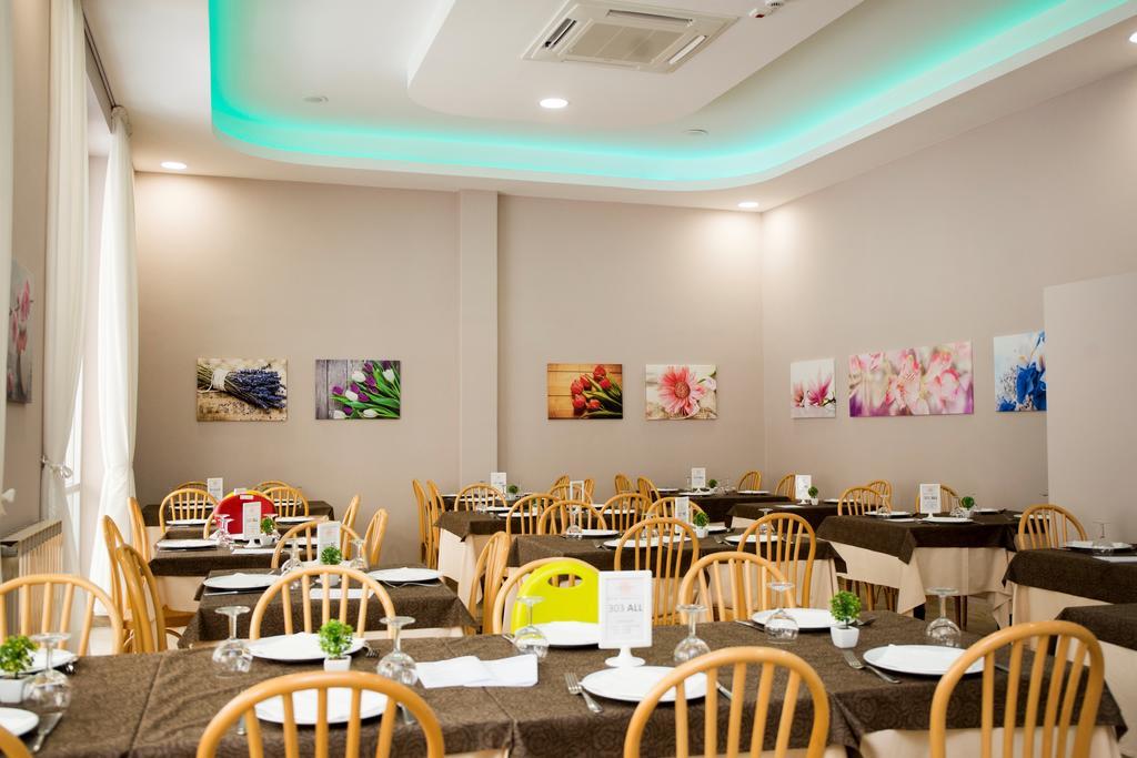 Hotel Nuovo Fiore Каттолика Экстерьер фото