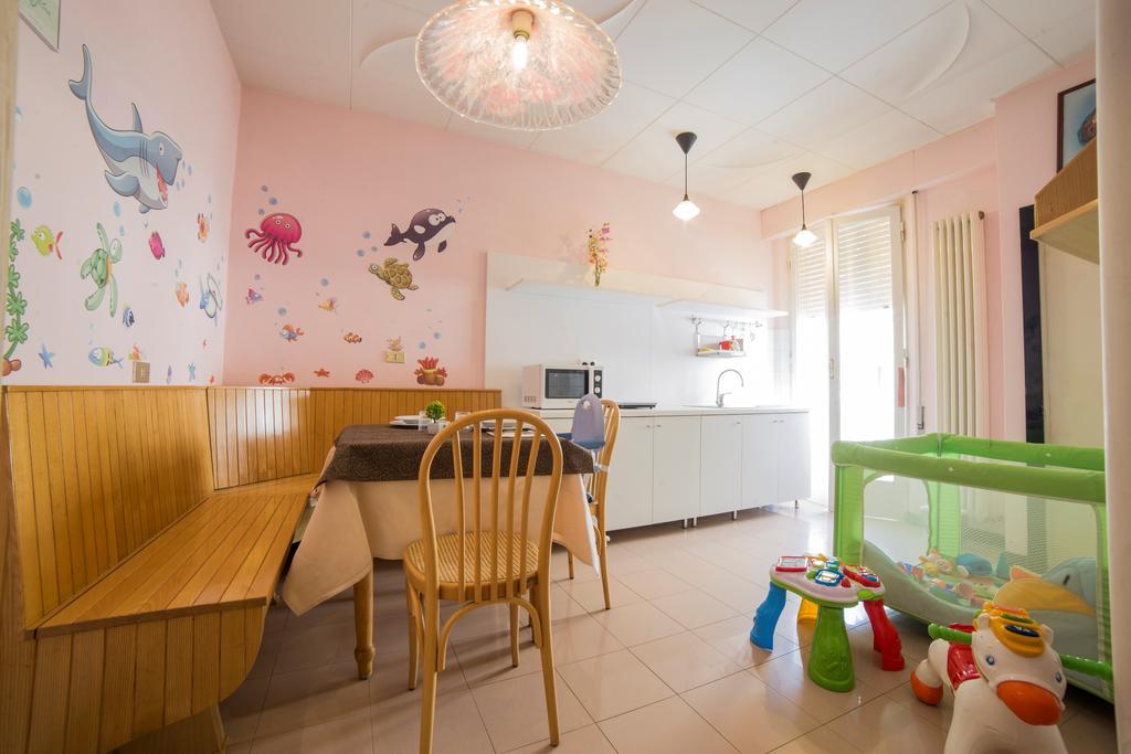 Hotel Nuovo Fiore Каттолика Экстерьер фото